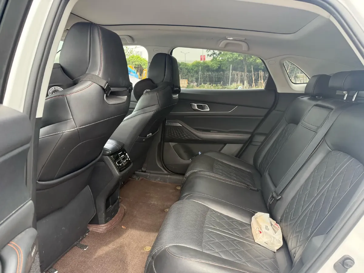 2021 ChangAn UNI-K 2.0T 233HP L4 8AT,autocango,china used car exporter,china ev exporter,chinese used car exporter,chinese used ev exporter