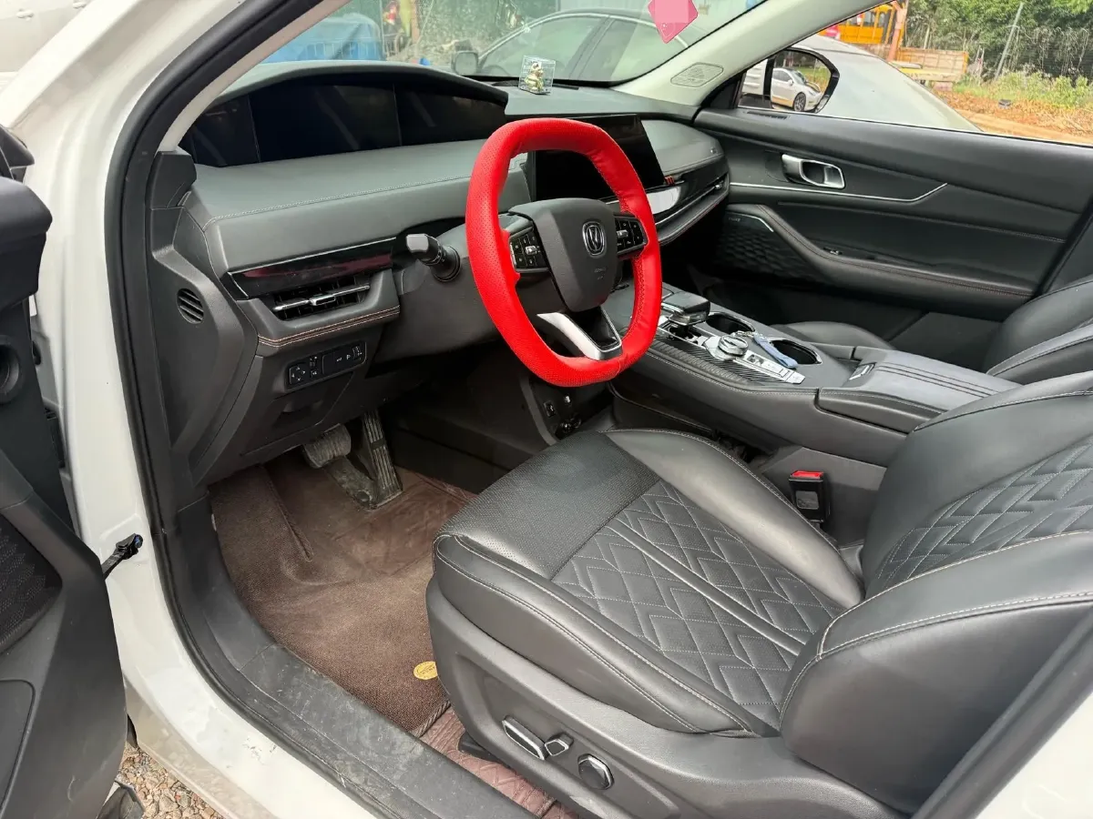2021 ChangAn UNI-K 2.0T 233HP L4 8AT,autocango,china used car exporter,china ev exporter,chinese used car exporter,chinese used ev exporter