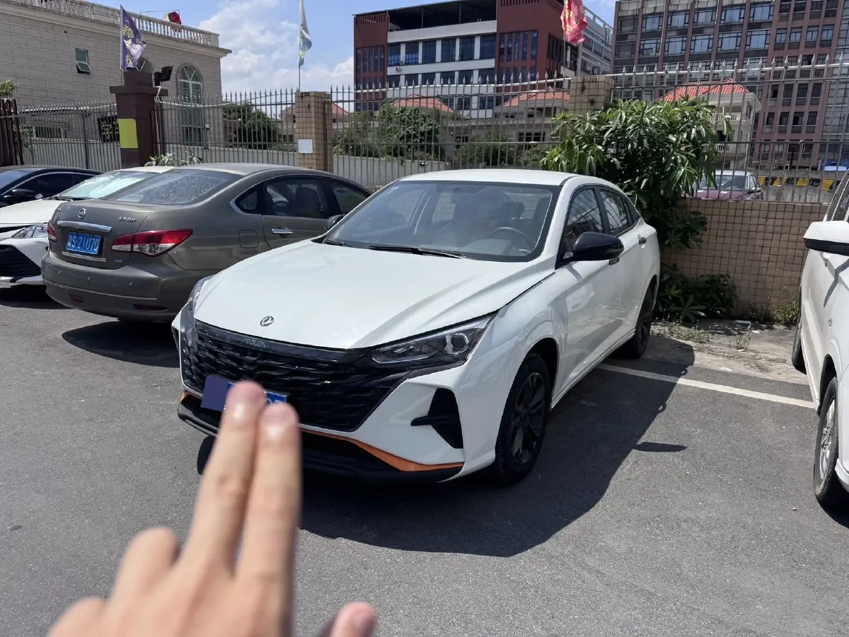 2023 DongFeng Aeolus YiXuan 1.5L 125HP L4 6DCT,autocango,china used car exporter,china ev exporter,chinese used car exporter,chinese used ev exporter
