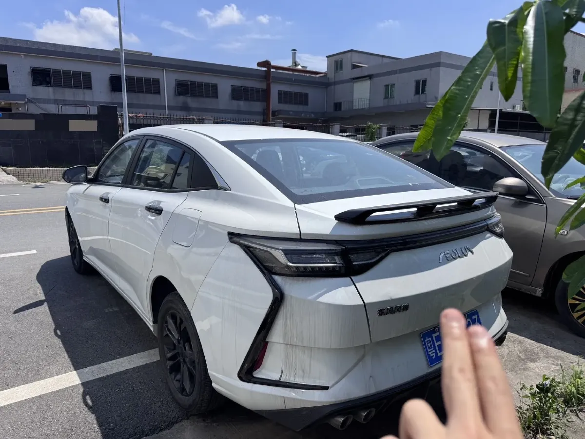 2023 DongFeng Aeolus YiXuan 1.5L 125HP L4 6DCT,autocango,china used car exporter,china ev exporter,chinese used car exporter,chinese used ev exporter