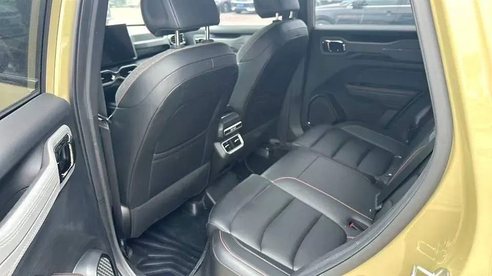 2025 Geely Cowboy 1.5T 181HP L4 7DCT,autocango,china used car exporter,china ev exporter,chinese used car exporter,chinese used ev exporter