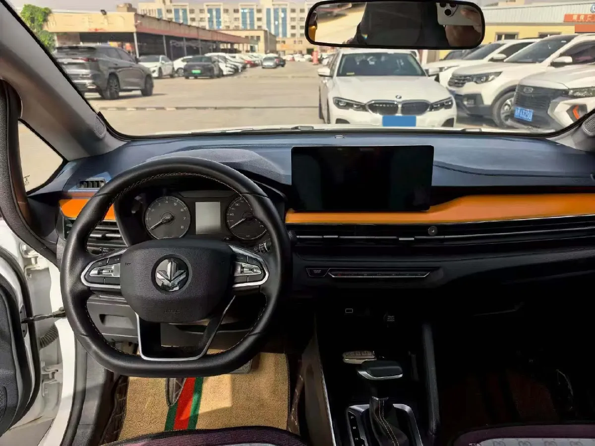2022 Livan X3 PRO 1.5L 113HP L4 CVT,autocango,china used car exporter,china ev exporter,chinese used car exporter,chinese used ev exporter