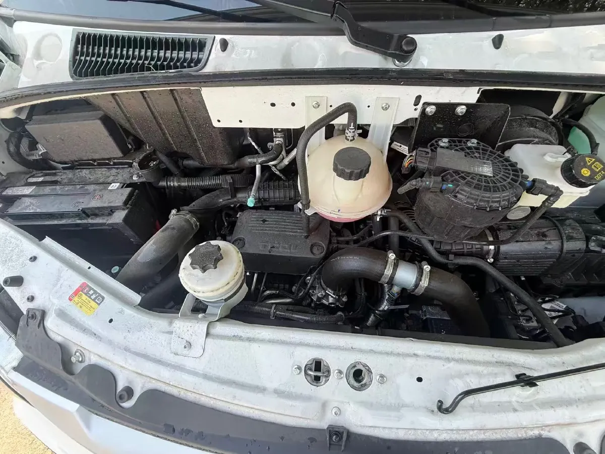 2025 MAXUS XinTu V80 2.0T 147HP L4 6MT,autocango,china used car exporter,china ev exporter,chinese used car exporter,chinese used ev exporter