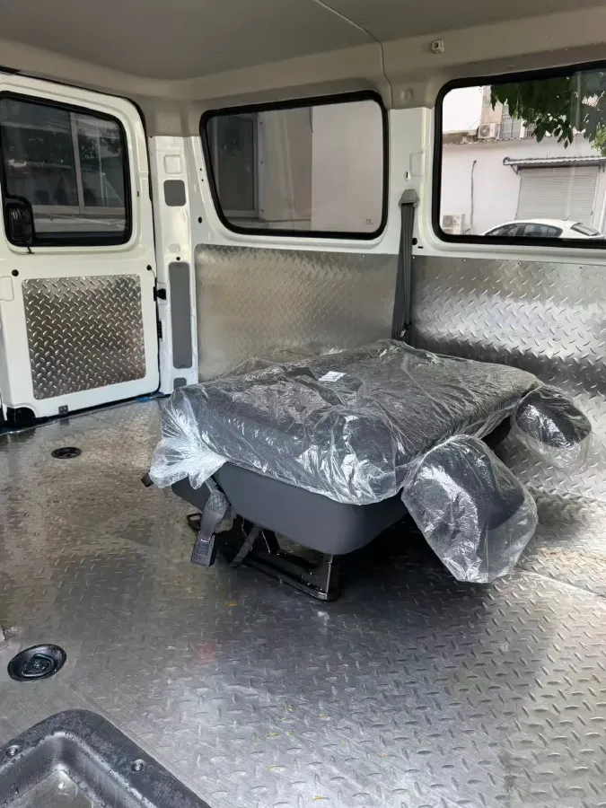 2025 MAXUS XinTu V80 2.0T 147HP L4 6MT,autocango,china used car exporter,china ev exporter,chinese used car exporter,chinese used ev exporter
