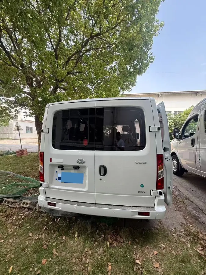2025 MAXUS XinTu V80 2.0T 147HP L4 6MT,autocango,china used car exporter,china ev exporter,chinese used car exporter,chinese used ev exporter