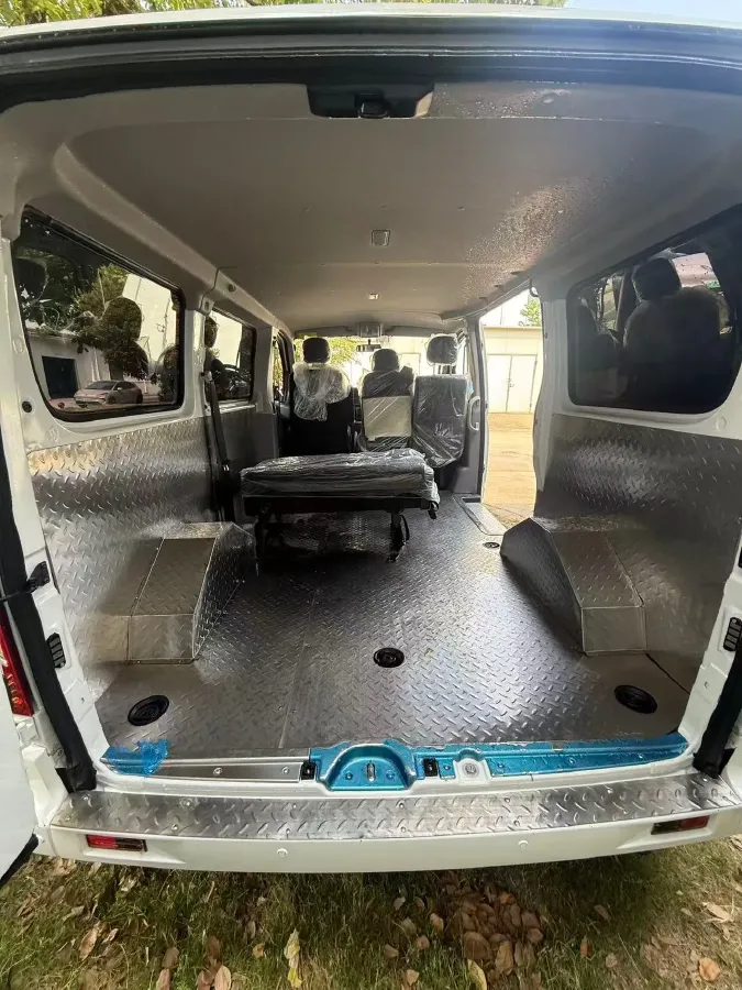 2025 MAXUS XinTu V80 2.0T 147HP L4 6MT,autocango,china used car exporter,china ev exporter,chinese used car exporter,chinese used ev exporter