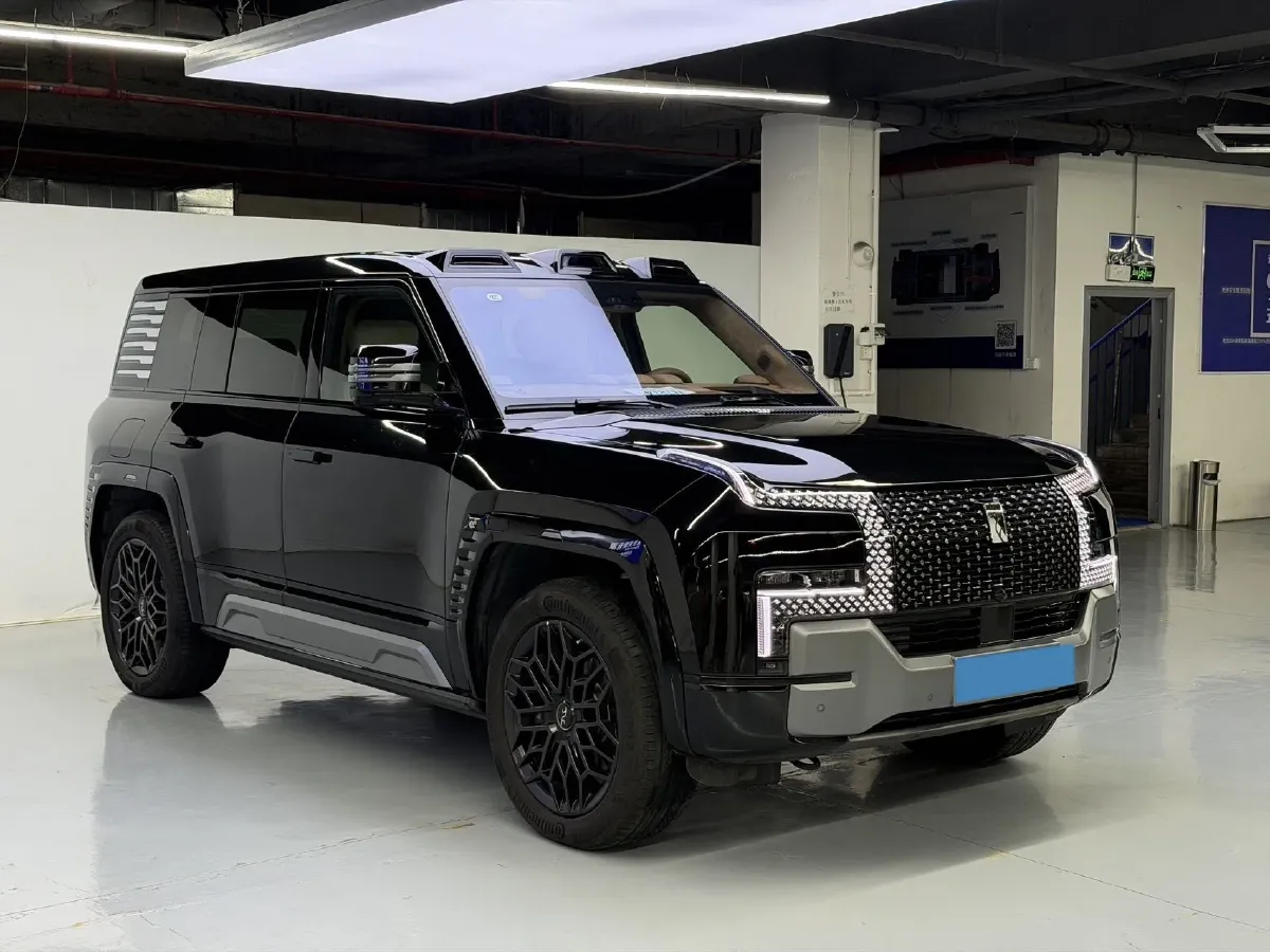 2023 YangWang U8 2.0T 272HP L4 REEV 49.05KWH,autocango,china used car exporter,china ev exporter,chinese used car exporter,chinese used ev exporter