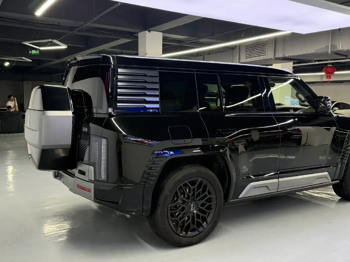 2023 YangWang U8 2.0T 272HP L4 REEV 49.05KWH,autocango,china used car exporter,china ev exporter,chinese used car exporter,chinese used ev exporter