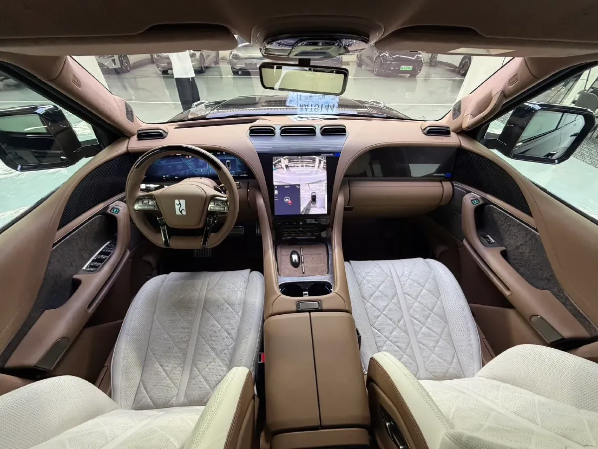 2023 YangWang U8 2.0T 272HP L4 REEV 49.05KWH,autocango,china used car exporter,china ev exporter,chinese used car exporter,chinese used ev exporter