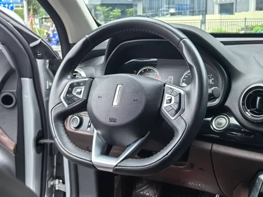 2017 WEY VV7 2.0T 234HP L4 7DCT,autocango,china used car exporter,china ev exporter,chinese used car exporter,chinese used ev exporter