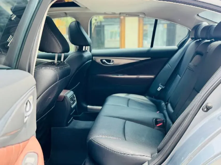 2018 Jeep Grand Commander 2.0T 265HP L4 9AT,autocango,china used car exporter,china ev exporter,chinese used car exporter,chinese used ev exporter