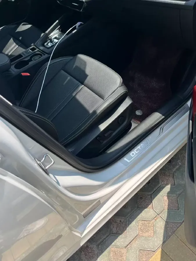 2022 Skoda Octavia 1.4T 150HP L4 7DCT,autocango,china used car exporter,china ev exporter,chinese used car exporter,chinese used ev exporter