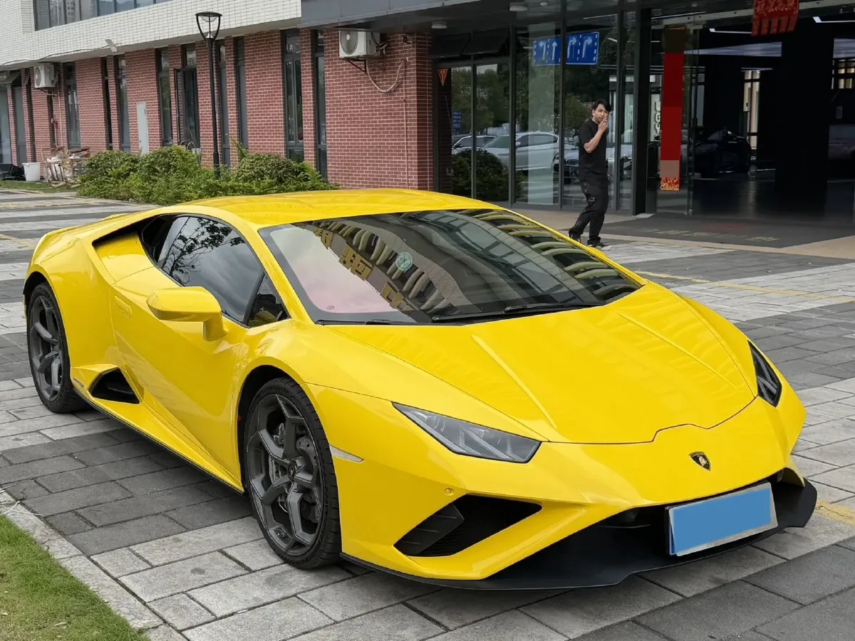 2020 Lamborghini Huracán 5.2L 611HP V10 7DCT,autocango,china used car exporter,china ev exporter,chinese used car exporter,chinese used ev exporter