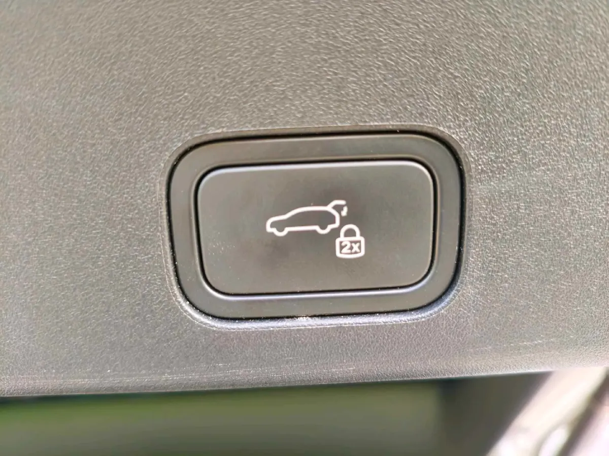 2025 Li i6 BEV,autocango,china used car exporter,china ev exporter,chinese used car exporter,chinese used ev exporter