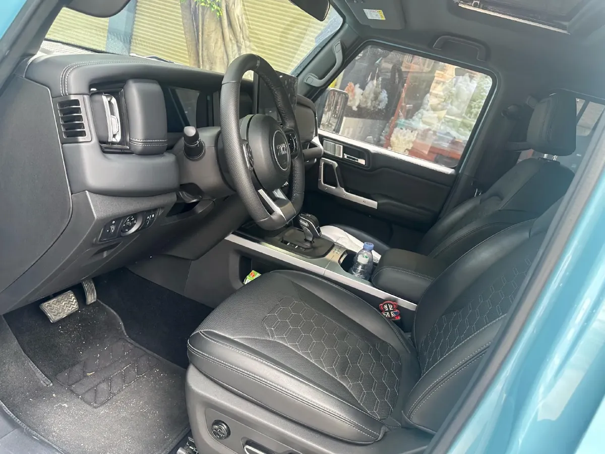 2025 212 212 T01 2.0T 252HP L4 8AT,autocango,china used car exporter,china ev exporter,chinese used car exporter,chinese used ev exporter
