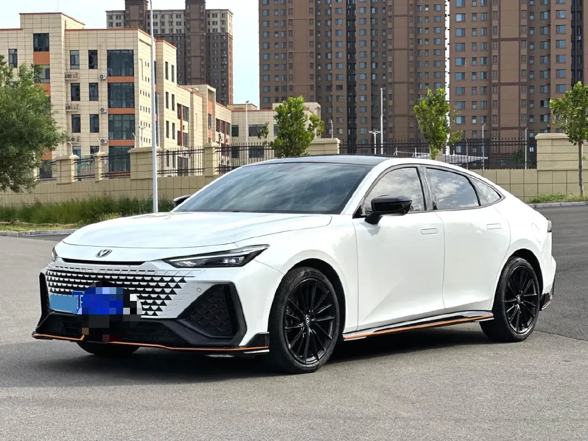 2024 ChangAn UNI-V 1.5T 188HP L4 7DCT,autocango,china used car exporter,china ev exporter,chinese used car exporter,chinese used ev exporter