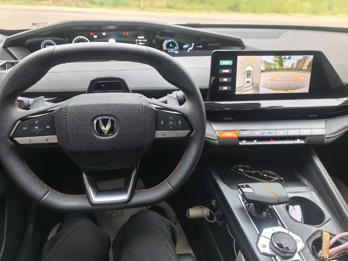 2024 ChangAn UNI-V 1.5T 188HP L4 7DCT,autocango,china used car exporter,china ev exporter,chinese used car exporter,chinese used ev exporter