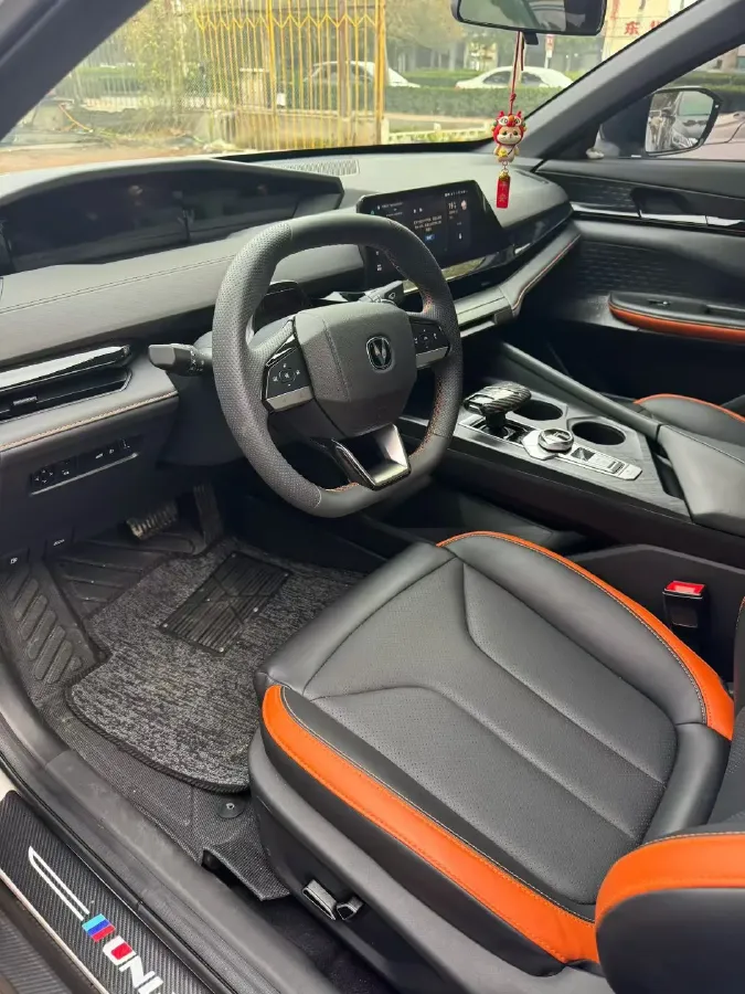 2024 ChangAn UNI-V 1.5T 188HP L4 7DCT,autocango,china used car exporter,china ev exporter,chinese used car exporter,chinese used ev exporter