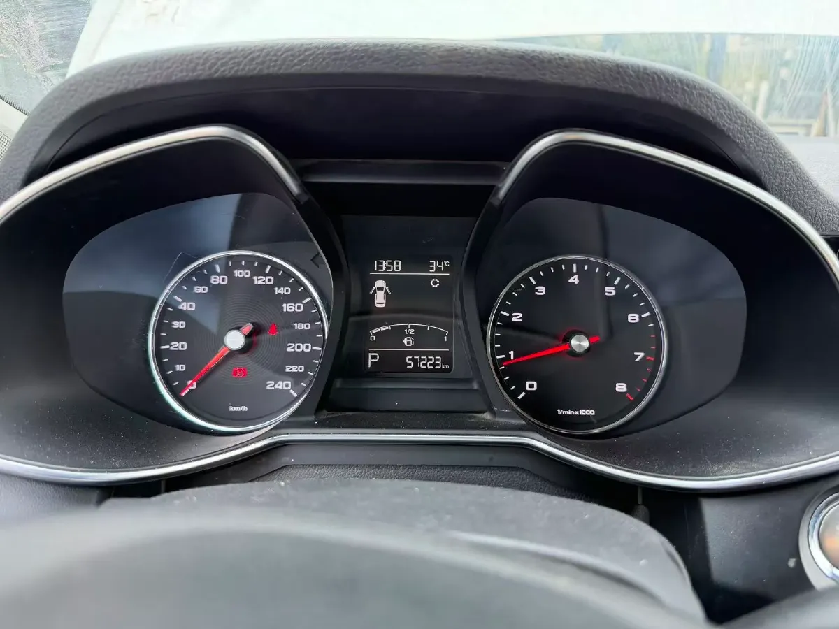 2019 MAXUS D60 1.5T 169HP L4 7DCT,autocango,china used car exporter,china ev exporter,chinese used car exporter,chinese used ev exporter