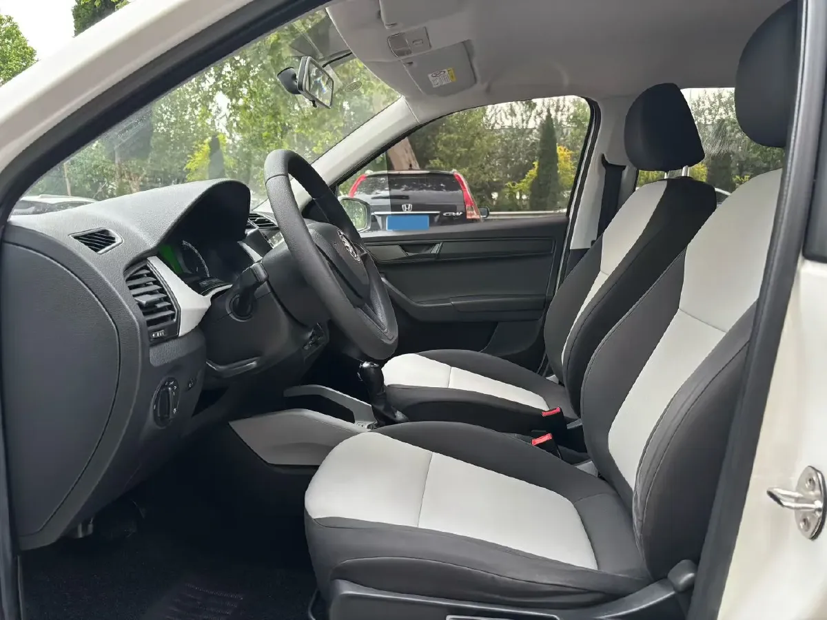 2017 Skoda Fabia 1.4L 90HP L4 6AT,autocango,china used car exporter,china ev exporter,chinese used car exporter,chinese used ev exporter