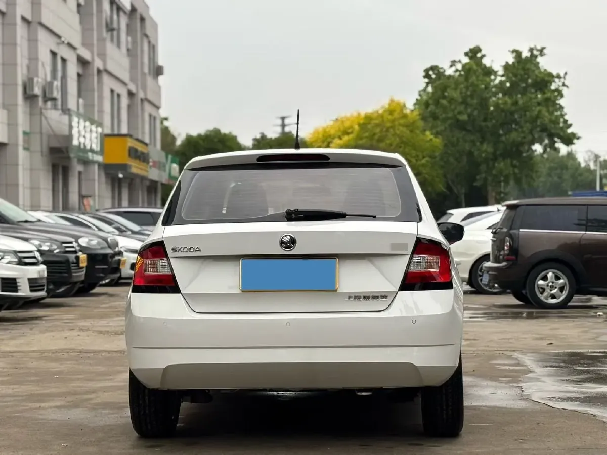2017 Skoda Fabia 1.4L 90HP L4 6AT,autocango,china used car exporter,china ev exporter,chinese used car exporter,chinese used ev exporter
