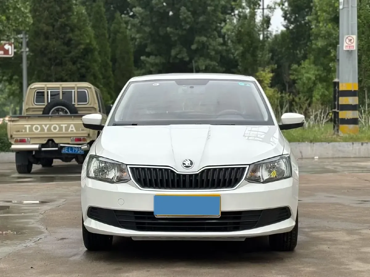 2017 Skoda Fabia 1.4L 90HP L4 6AT,autocango,china used car exporter,china ev exporter,chinese used car exporter,chinese used ev exporter