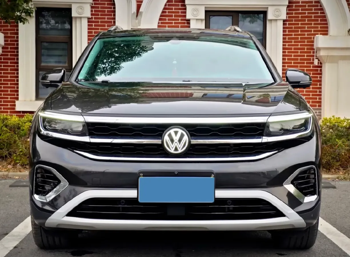 2025 Volkswagen Talagon 2.0T 220HP L4 7DCT,autocango,china used car exporter,china ev exporter,chinese used car exporter,chinese used ev exporter