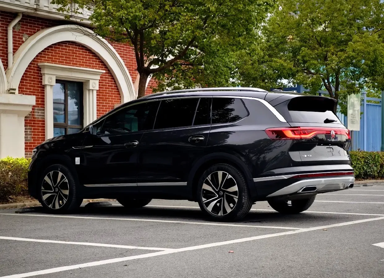 2025 Volkswagen Talagon 2.0T 220HP L4 7DCT,autocango,china used car exporter,china ev exporter,chinese used car exporter,chinese used ev exporter