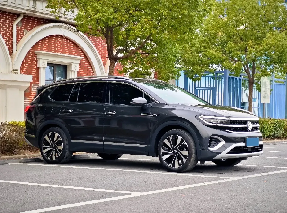 2025 Volkswagen Talagon 2.0T 220HP L4 7DCT,autocango,china used car exporter,china ev exporter,chinese used car exporter,chinese used ev exporter