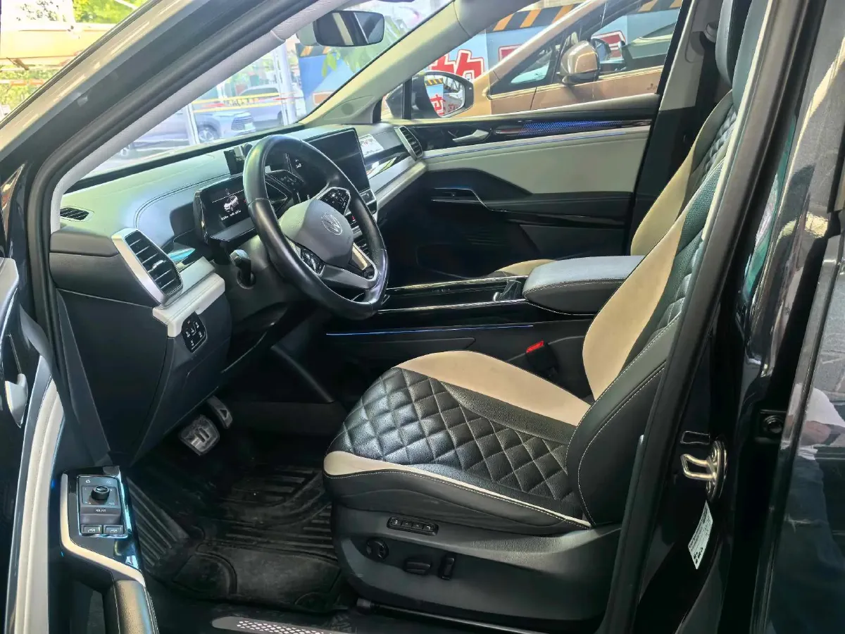 2022 Volkswagen ID.6 Crozz BEV 84.8KWH,autocango,china used car exporter,china ev exporter,chinese used car exporter,chinese used ev exporter