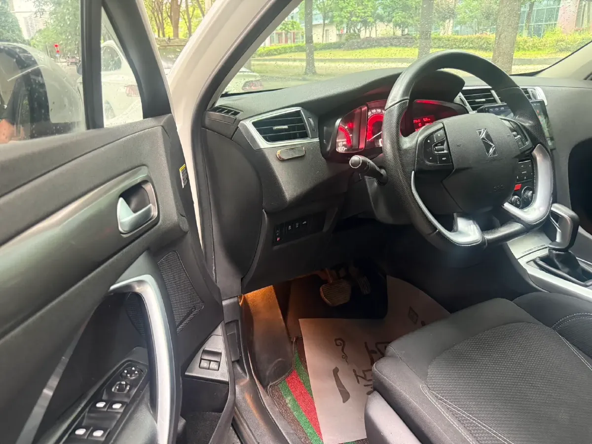 2018 DS 6 1.6T 167HP L4 6AT,autocango,china used car exporter,china ev exporter,chinese used car exporter,chinese used ev exporter