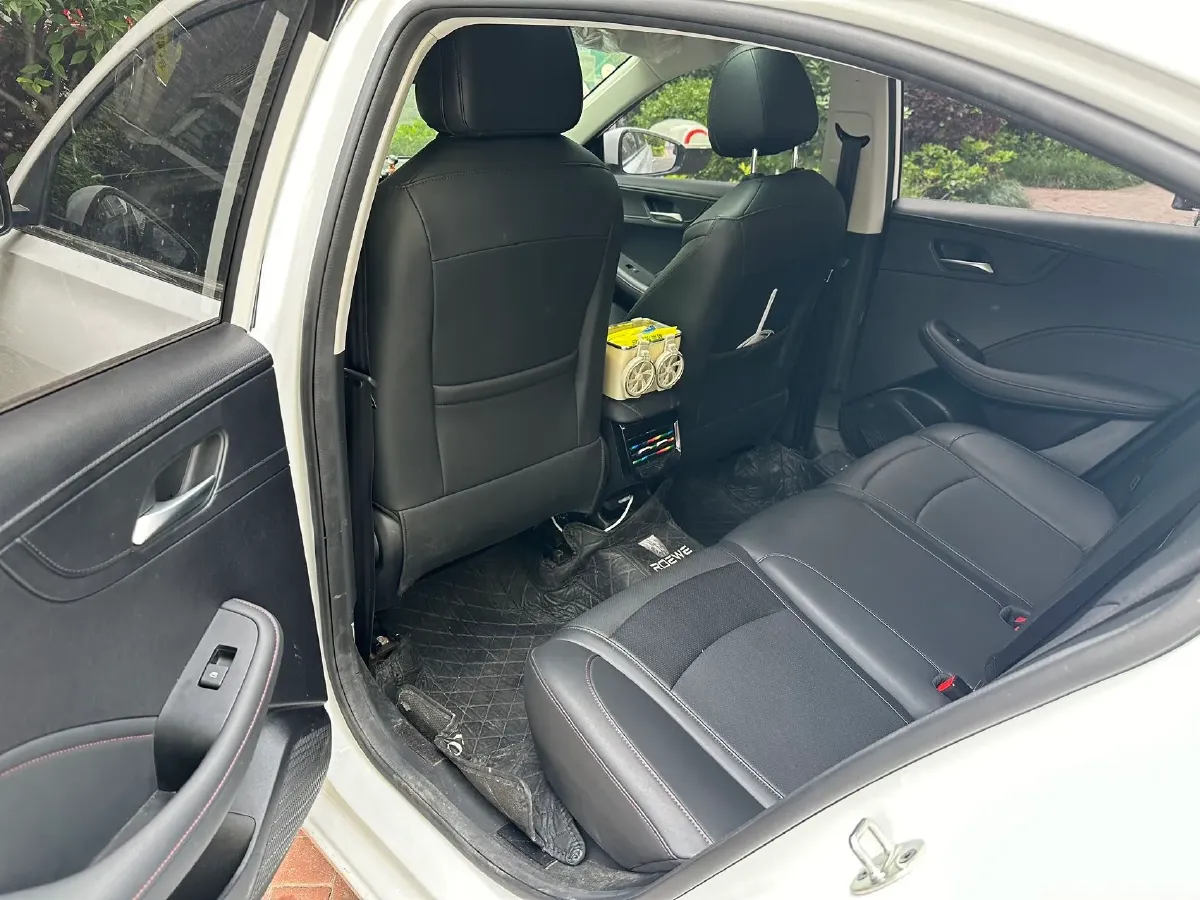 2023 Roewe i5 1.5L 129HP L4 CVT,autocango,china used car exporter,china ev exporter,chinese used car exporter,chinese used ev exporter