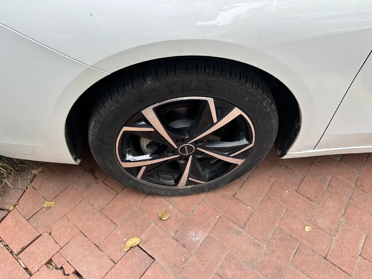 2023 Roewe i5 1.5L 129HP L4 CVT,autocango,china used car exporter,china ev exporter,chinese used car exporter,chinese used ev exporter