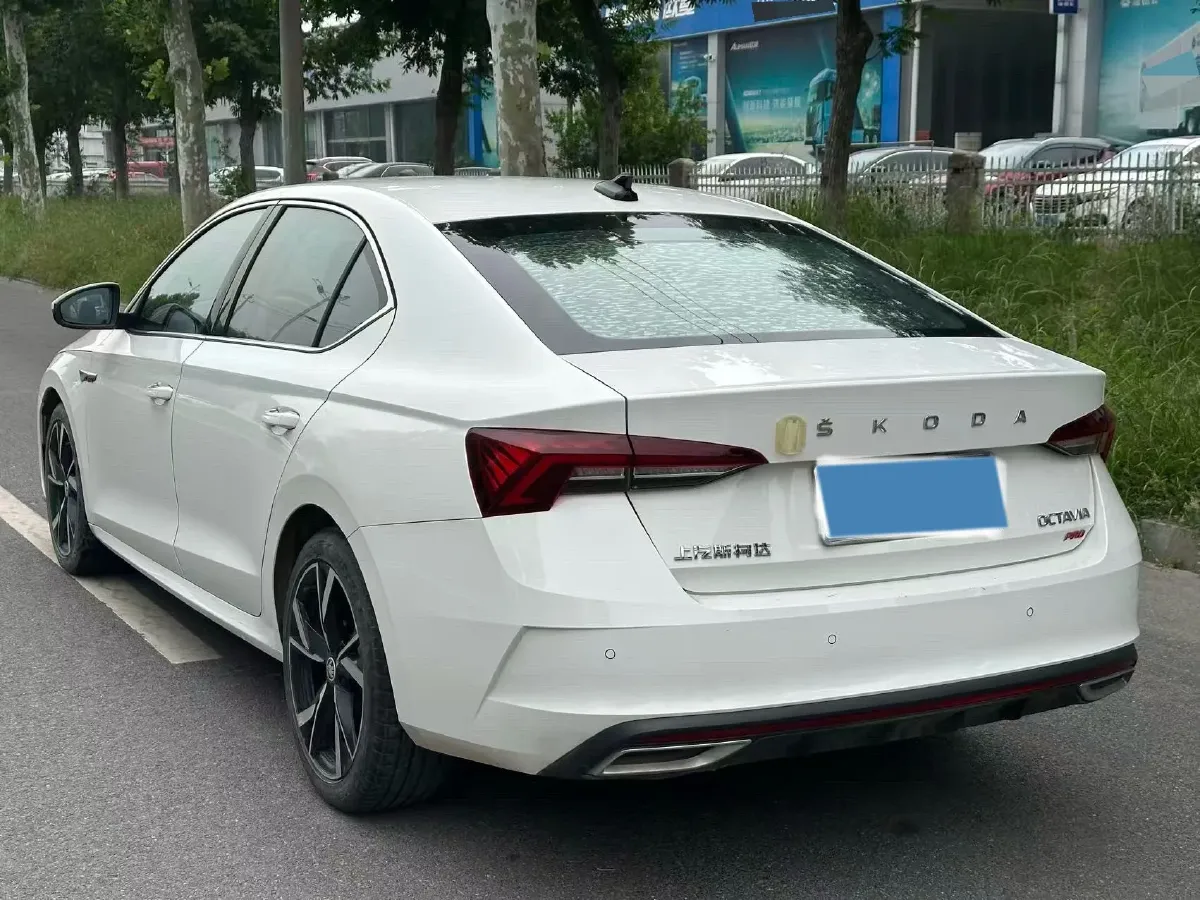 2021 Skoda Octavia 1.4T 150HP L4 7DCT,autocango,china used car exporter,china ev exporter,chinese used car exporter,chinese used ev exporter
