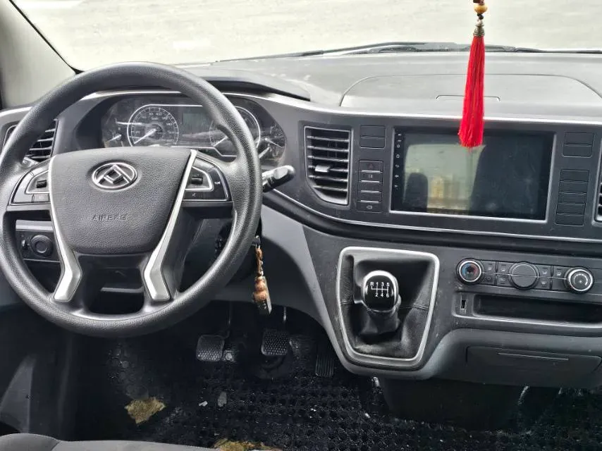 2019 MAXUS XinTu V80 2.5T 136HP L4 6MT,autocango,china used car exporter,china ev exporter,chinese used car exporter,chinese used ev exporter