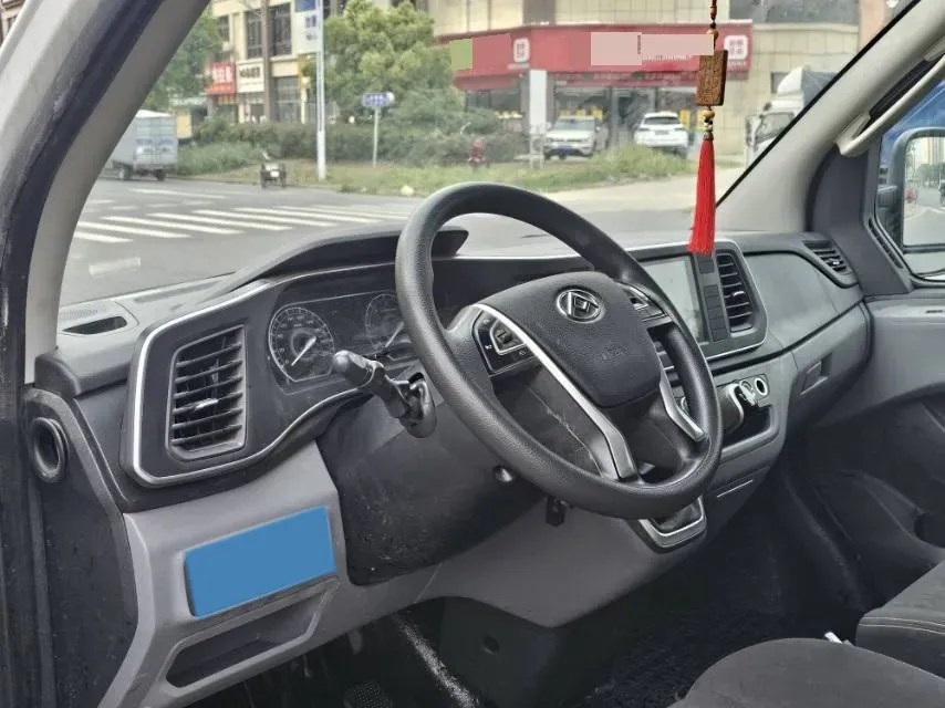 2019 MAXUS XinTu V80 2.5T 136HP L4 6MT,autocango,china used car exporter,china ev exporter,chinese used car exporter,chinese used ev exporter