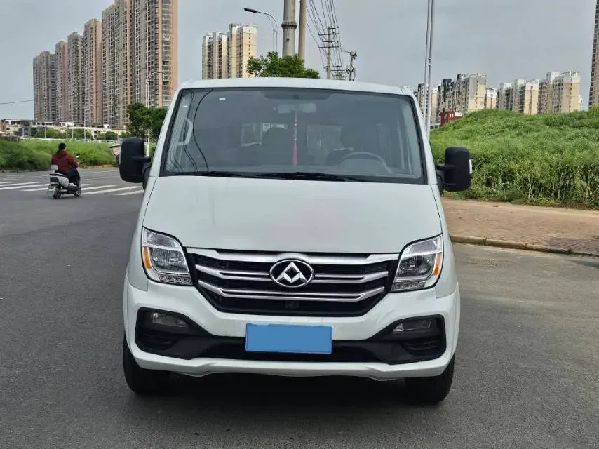 2019 MAXUS XinTu V80 2.5T 136HP L4 6MT,autocango,china used car exporter,china ev exporter,chinese used car exporter,chinese used ev exporter