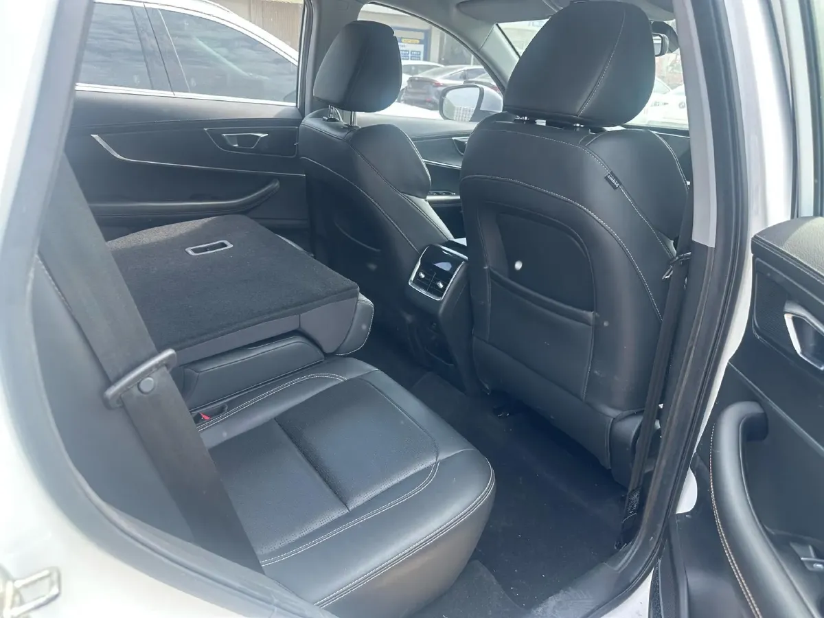 2021 Chery Tiggo 8 1.6T 197HP L4 7DCT,autocango,china used car exporter,china ev exporter,chinese used car exporter,chinese used ev exporter