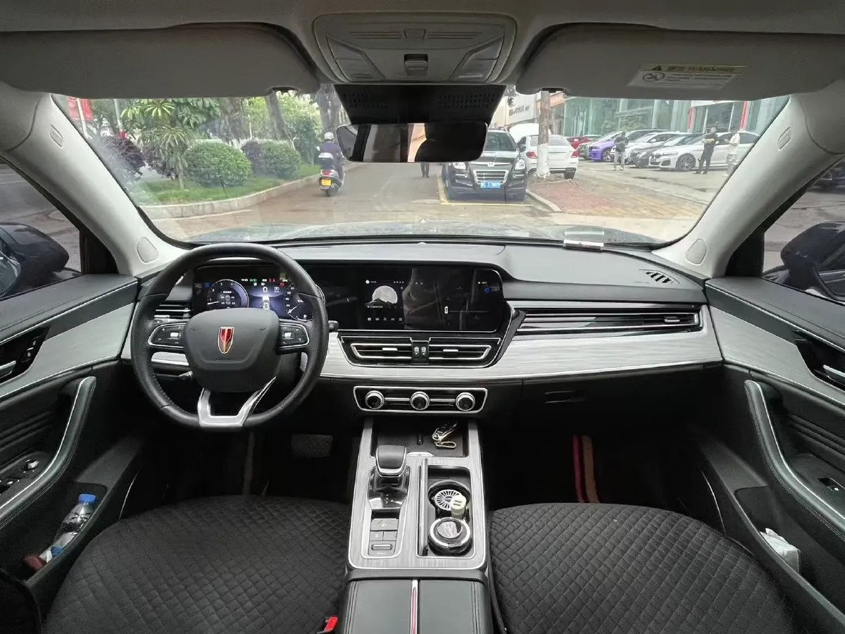 2025 HongQi HS5 2.0T 252HP L4 8AT,autocango,china used car exporter,china ev exporter,chinese used car exporter,chinese used ev exporter