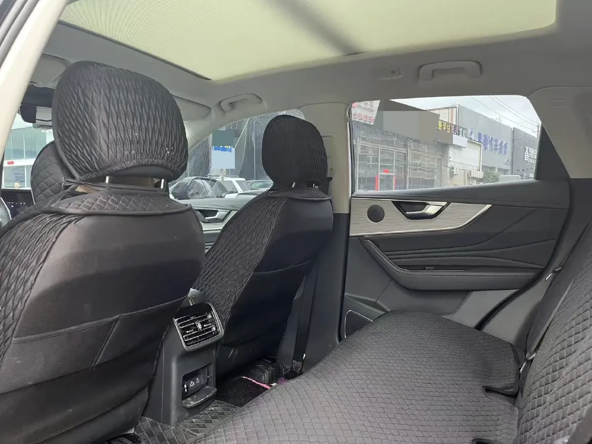 2025 HongQi HS5 2.0T 252HP L4 8AT,autocango,china used car exporter,china ev exporter,chinese used car exporter,chinese used ev exporter