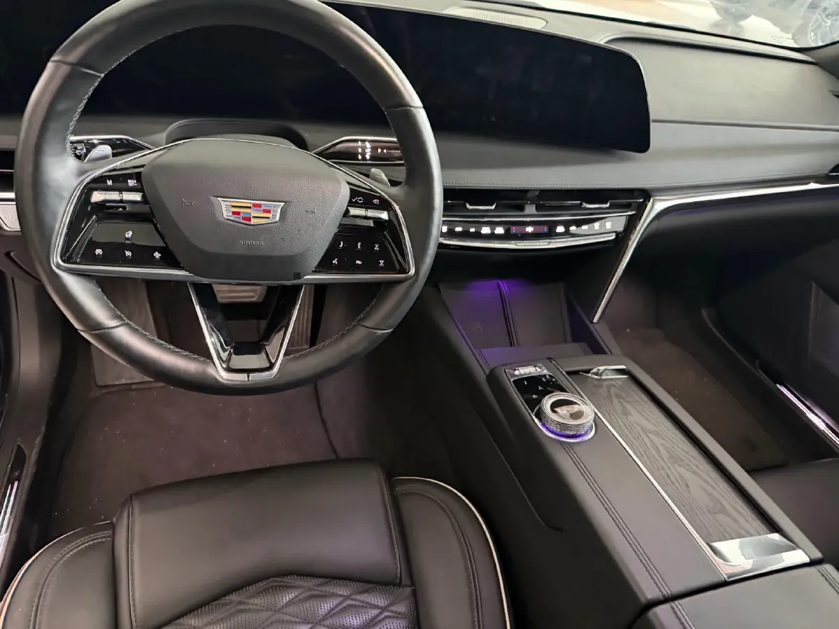 2023 Cadillac CT6 2.0T 237HP L4 10AT,autocango,china used car exporter,china ev exporter,chinese used car exporter,chinese used ev exporter