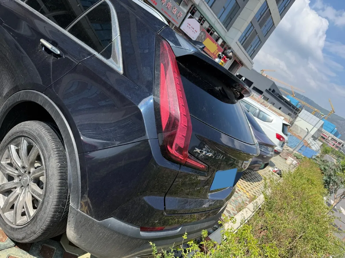 2022 Cadillac XT4 2.0T 237HP L4 9AT,autocango,china used car exporter,china ev exporter,chinese used car exporter,chinese used ev exporter