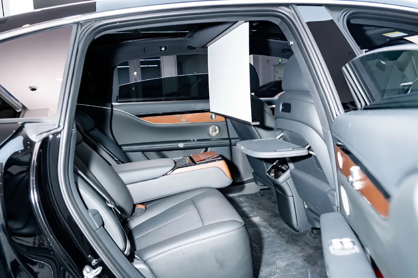 2024 HIMA Stelato S9 BEV 100KWH,autocango,china used car exporter,china ev exporter,chinese used car exporter,chinese used ev exporter