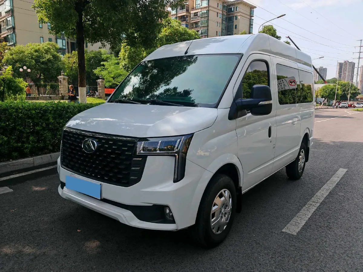 2023 MAXUS XinTu V80 2.0T 139HP L4 6MT,autocango,china used car exporter,china ev exporter,chinese used car exporter,chinese used ev exporter