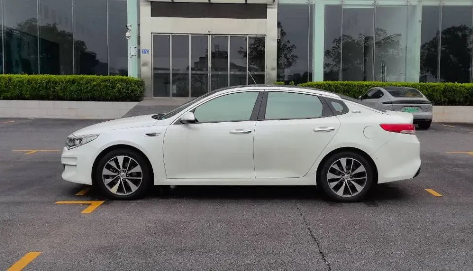 2017 Kia K5 2.0L 161HP L4 6AT,autocango,china used car exporter,china ev exporter,chinese used car exporter,chinese used ev exporter