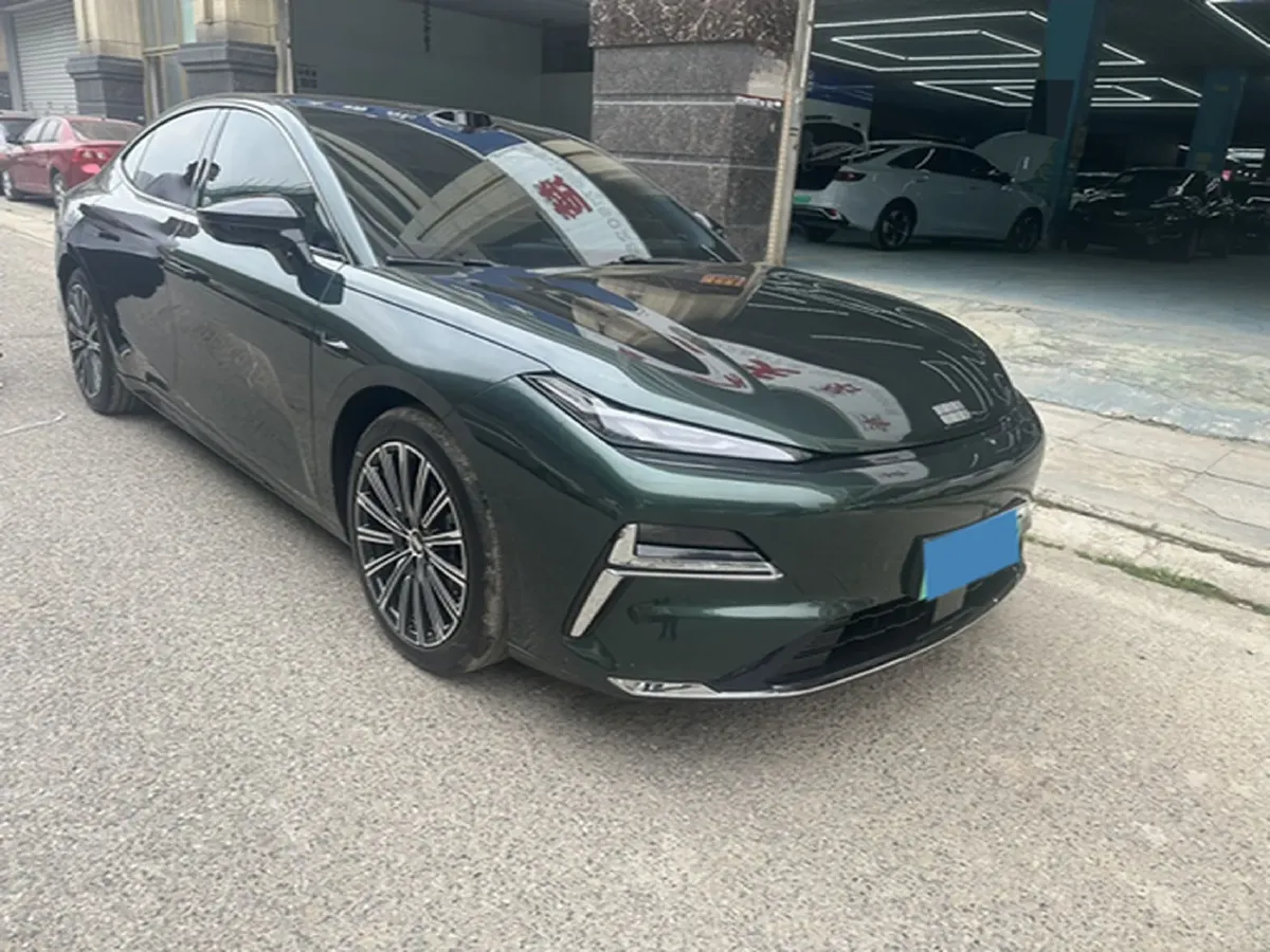 2025 Geely Galaxy Starshine 8 1.5T 163HP L4 3DHT PHEV 27.69KWH,autocango,china used car exporter,china ev exporter,chinese used car exporter,chinese used ev exporter