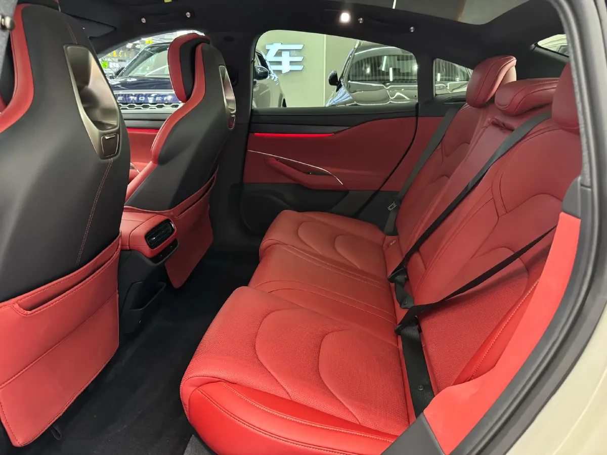 2024 MI SU7 BEV 73.6KWH,autocango,china used car exporter,china ev exporter,chinese used car exporter,chinese used ev exporter