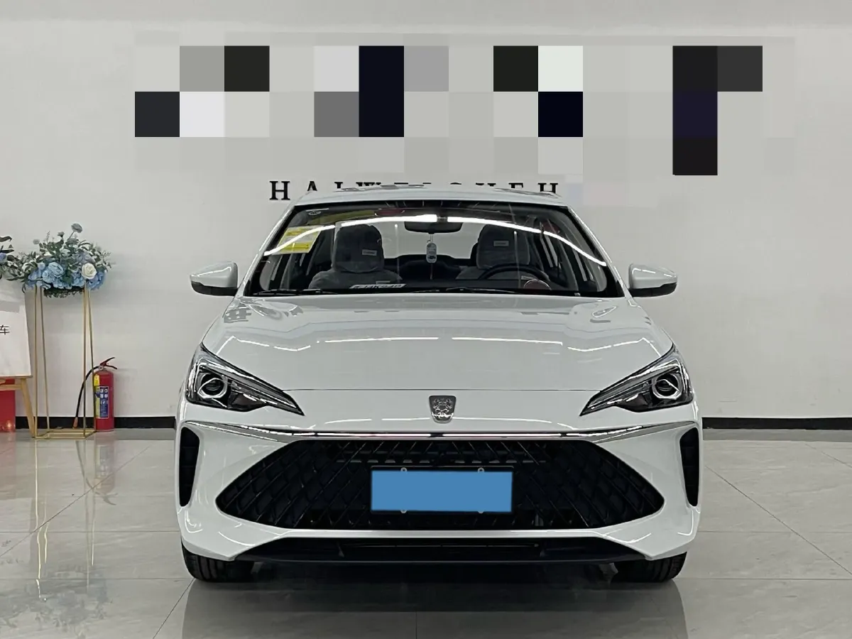 2023 Roewe i5 1.5L 129HP L4 5MT,autocango,china used car exporter,china ev exporter,chinese used car exporter,chinese used ev exporter