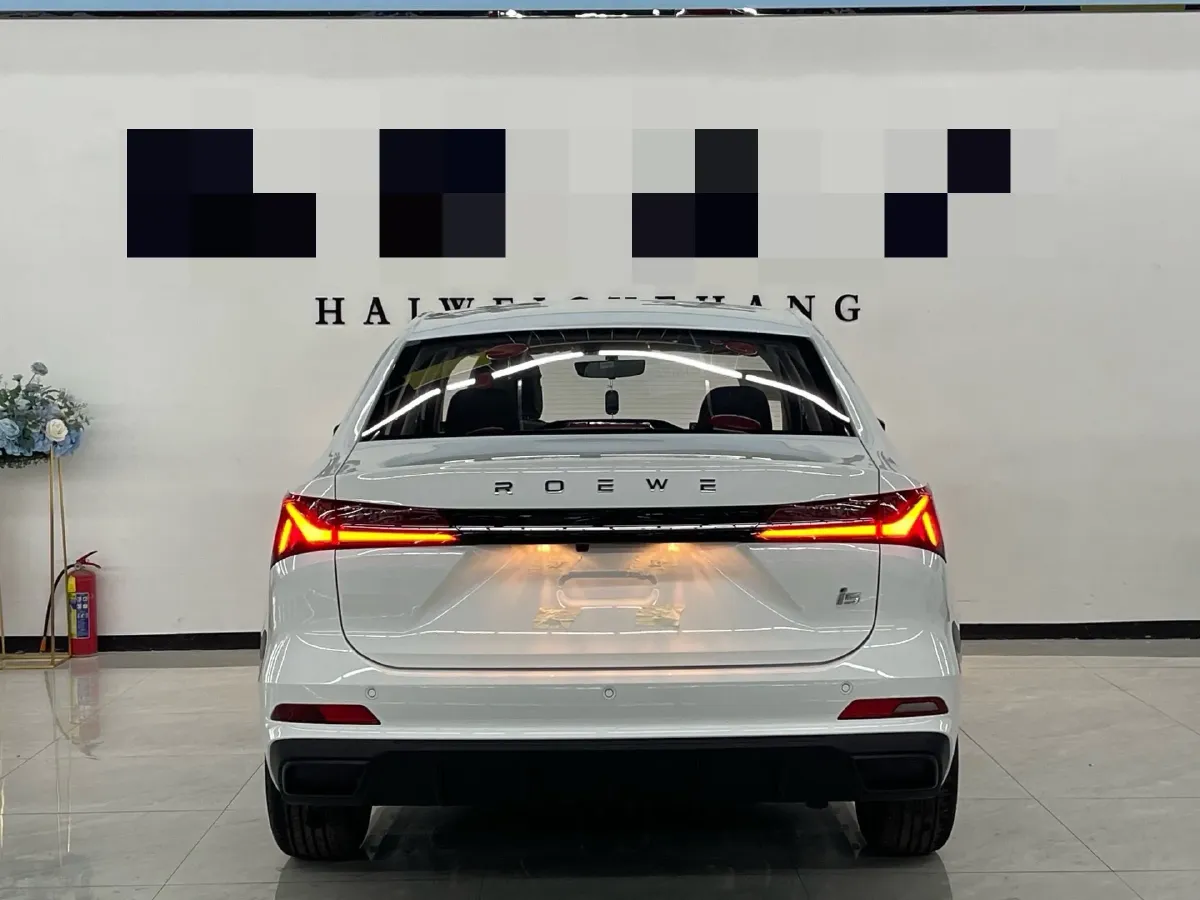 2023 Roewe i5 1.5L 129HP L4 5MT,autocango,china used car exporter,china ev exporter,chinese used car exporter,chinese used ev exporter