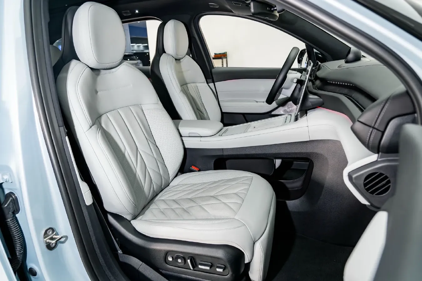 2025 NIO ES6 BEV,autocango,china used car exporter,china ev exporter,chinese used car exporter,chinese used ev exporter
